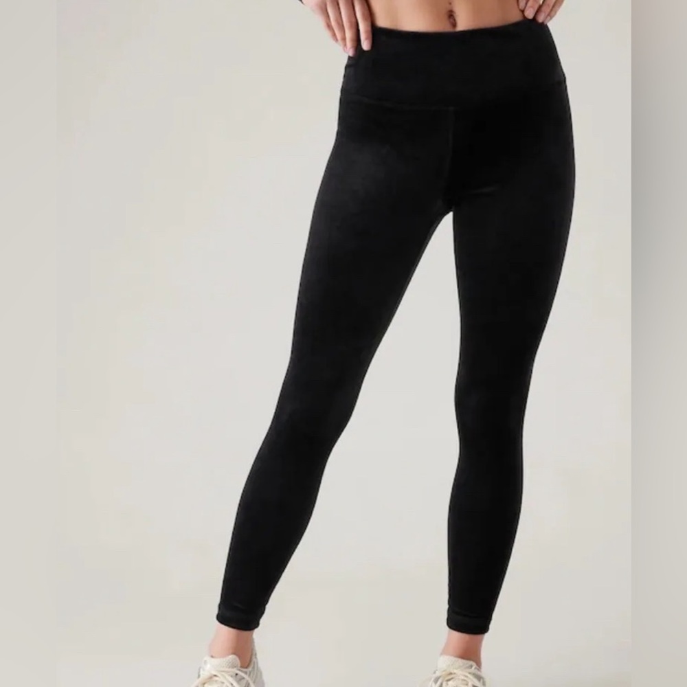 NWOT Athleta Elation Ultra High Rise Tight in Black Velvet